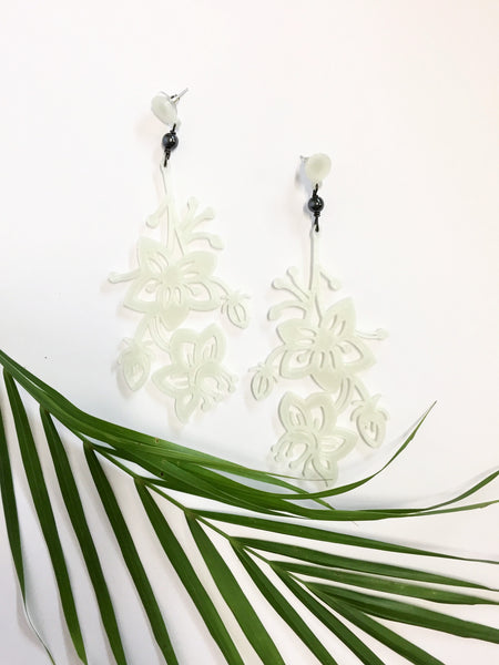 Glow-in-the-dark // White Flower Bunch Earrings